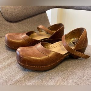 Dansko Mary Jane Clogs Size 38